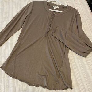 Umgee Solid Tan Longsleeved Shirt‎ Top Medium Fall Browns Boho Round Neck Casual